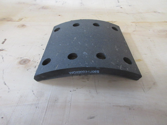 Накладка тормозная F2000/HOWO задняя (2 шт, 8+8отв) WG9200340068