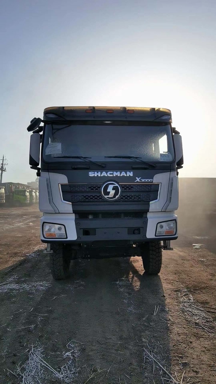 Самосвал Shacman X3000 6x6