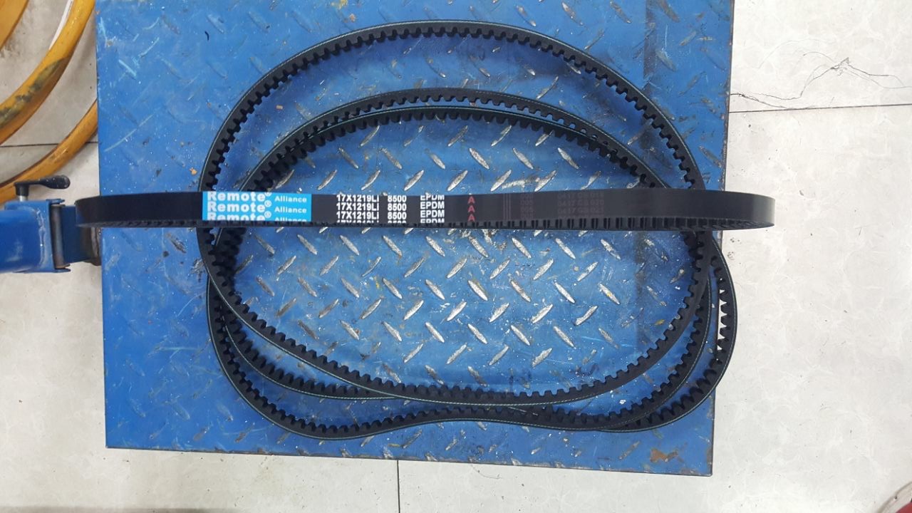 Ремень AV17*1219Li генератора двигателя Yuchai YCD4R11G-68 (оригинал) (1KG002-1307042A, AV17*1219Li)