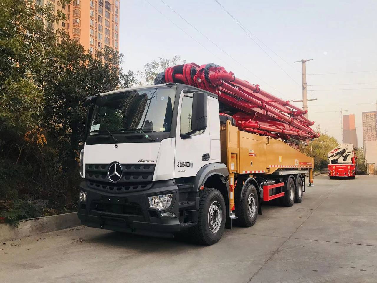 Автобетононасос Sany 57 метров шасси Mercedes