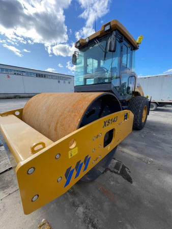 Каток XCMG XS143