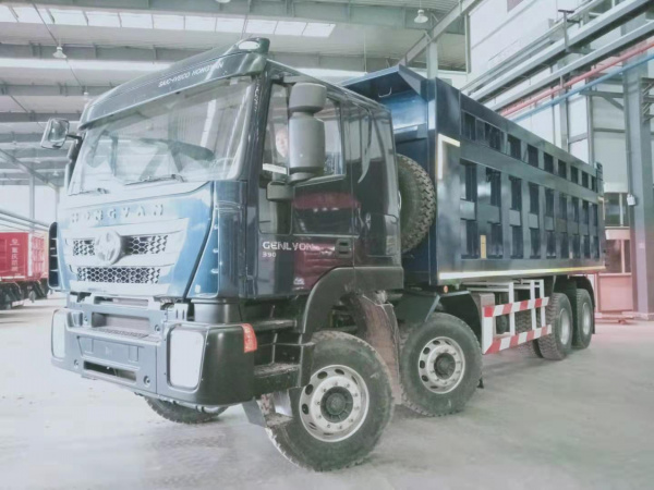 Самосвал HONGYAN GENLYON C500 8X4