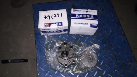 Насос масляный двигателя Yuchai YCD4J22G