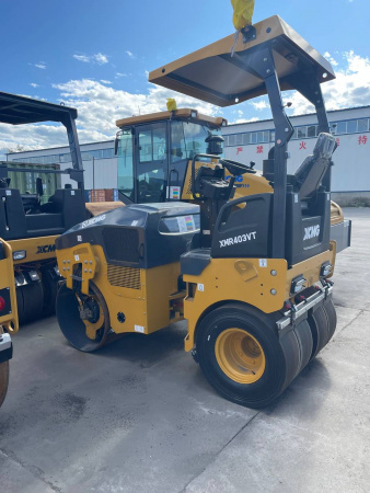 Каток XCMG XMR403VT