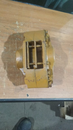 Суппорт тормозной в сборе с колодками Yigong ZL20, NEO 200, Fukai, SZM920