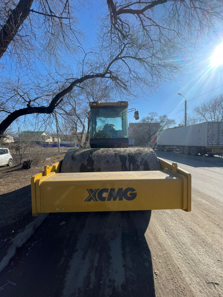 Каток XCMG XS183