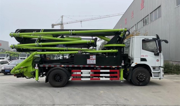 Автобетононасос Zoomlion 26X-5RZ шасси 4x2