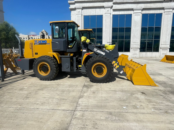 Фронтальный погрузчик XCMG ZL28FV