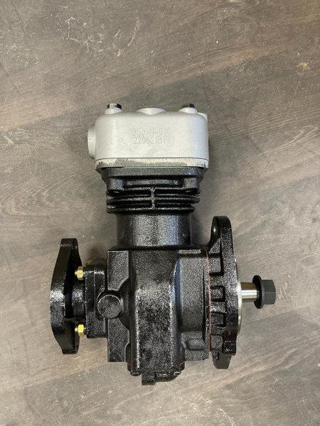 Компрессор воздушный двигателя Cummins 6BT (3509DR10-010)