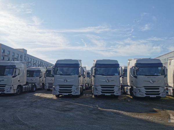 Тягач DongFeng