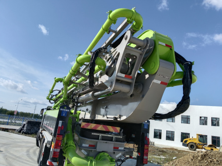 Автобетононасос ZOOMLION 62X-6RZ шасси SITRAK 8×4