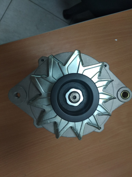 Генератор двигателя Shanghai D9-220, D6114 JFZ2503 (28V, 70A)