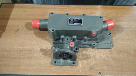 Маслоохладитель (теплообменник) двигателя Yuchai YC6J125Z,YC6J210N-52  3430-1013100A