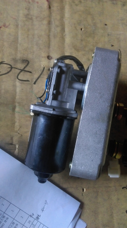 Мотор стеклоочистителя (3 контакта, 2 вала) XCMG ZL50G