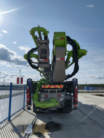 Автобетононасос ZOOMLION 62X-6RZ шасси SITRAK 8×4