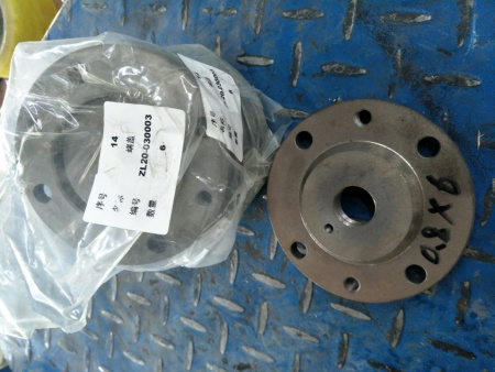 Крышка торцевая КПП BS428 (4110000038110, ZL20-030003)