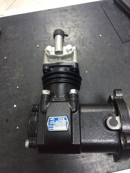 Компрессор воздушный двигателя Yuchai YCD4J22G 1JG000-3509100