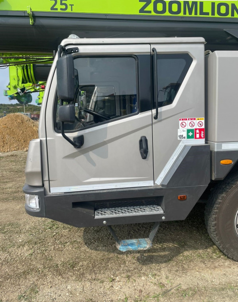 Автокран ZOOMLION ZTC250V