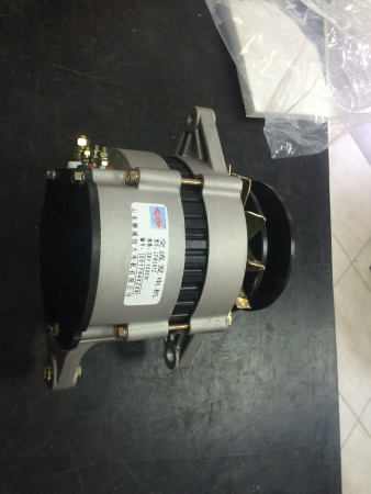 Генератор двигателя Yuchai YC6108G, YC6B125 JFW2912 (28V, 1000 W, клинововй ремень) JFZ2905