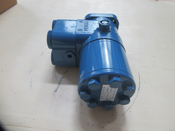 Насос-дозатор (шпонка,5 выходов) TLF-1000  SEM650 , ZL50 W090900000A