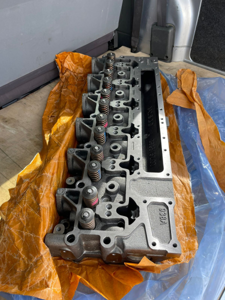 Головка блока цилиндров (ГБЦ) в сборе двигателя Cummins 6CT (3957949/3936178/3936155/3928179/4089290/3991152/3939345/3957948/3936154/3936)
