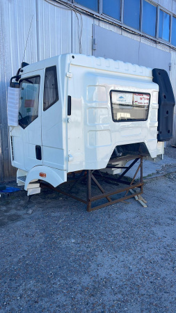 Кабина FAW J6 (не оригинал)