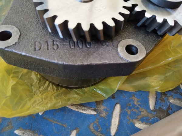 Насос масляный двигателя Shanghai SC9D, SC8D, D6114, SC9D220.2G2B1, D9-220