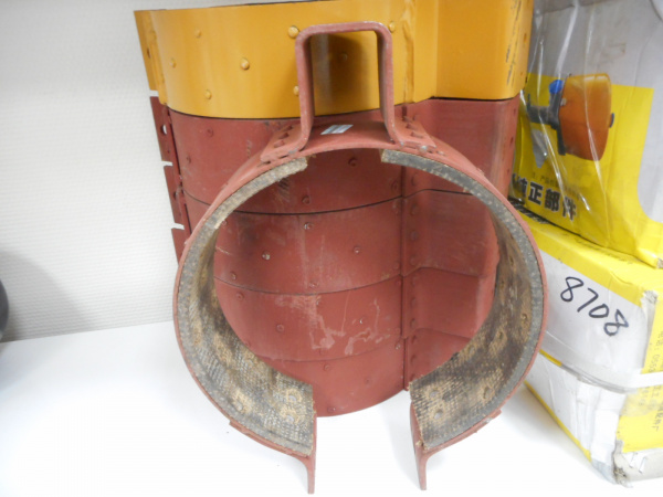 Колодка стояночного тормоза ZL30G (860114726)