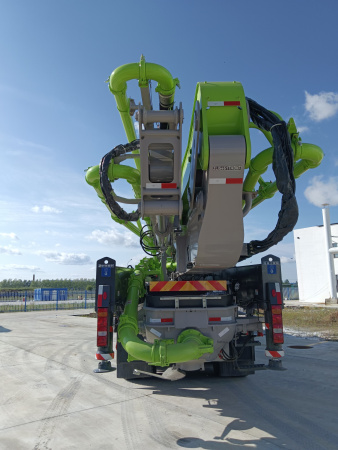Автобетононасос ZOOMLION 62X-6RZ шасси SITRAK 8×4